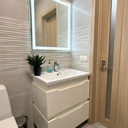 Новий Жк 1 Хвилина Від Метро Нивки Kyiv Exterior photo